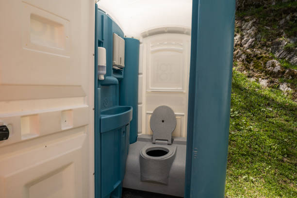 Best VIP or Luxury Restroom Trailers  in Naples, UT